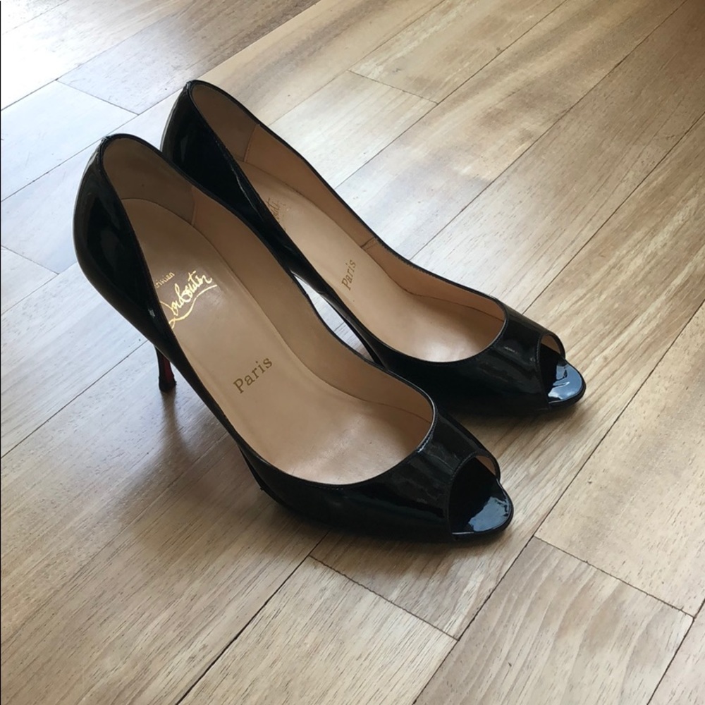 Christian Louboutin patent peep toe pumps - size 8